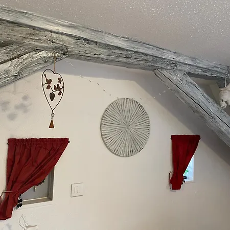 Aux Petits Coeurs De Petite Venise